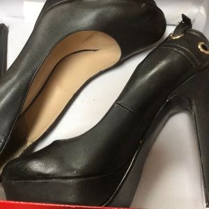 Worn,guess shoes